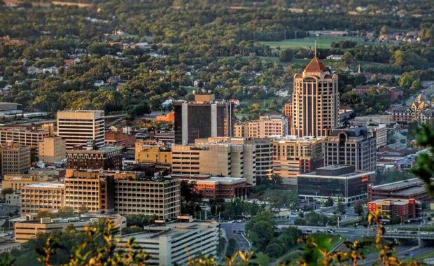 aerial shot of the Roanoke cityscape in Virginia with beautiful architecture